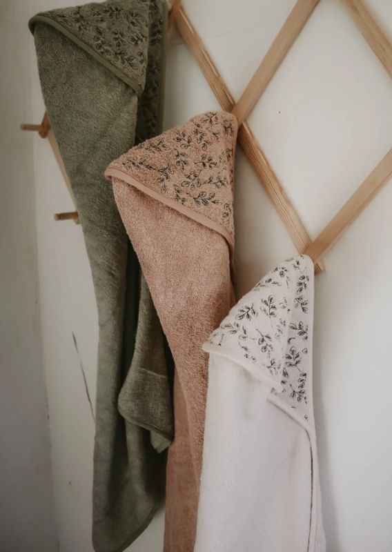 Natruba lys beige frottèhåndkle med hette