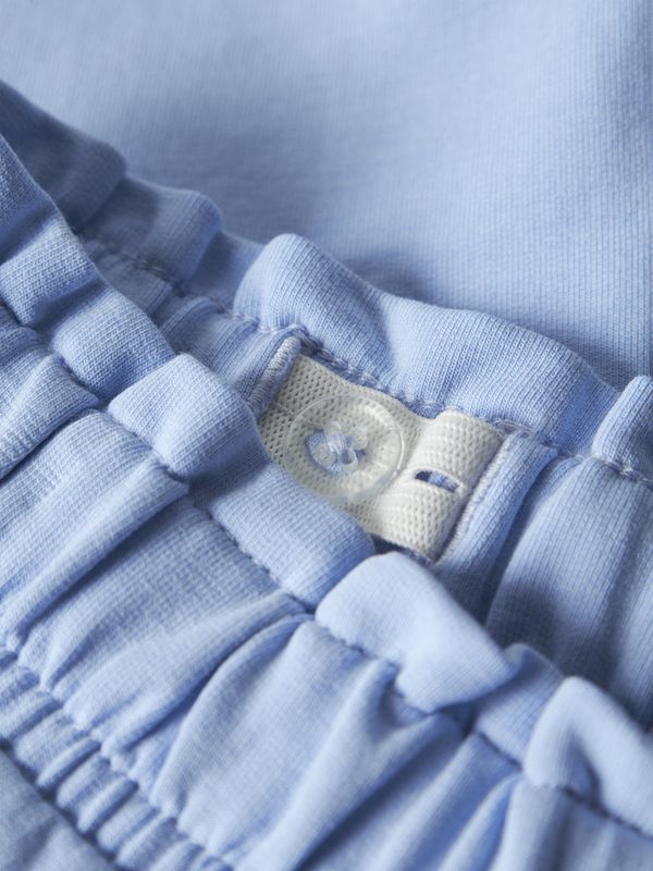 Nmfdims blå sweat shorts med rysjer