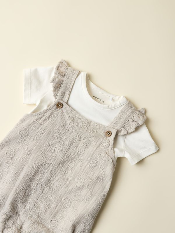 Nbfdatines gråbeige overall m/blomster